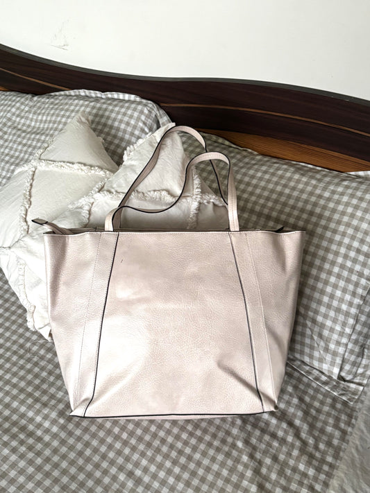 Cavela Tote