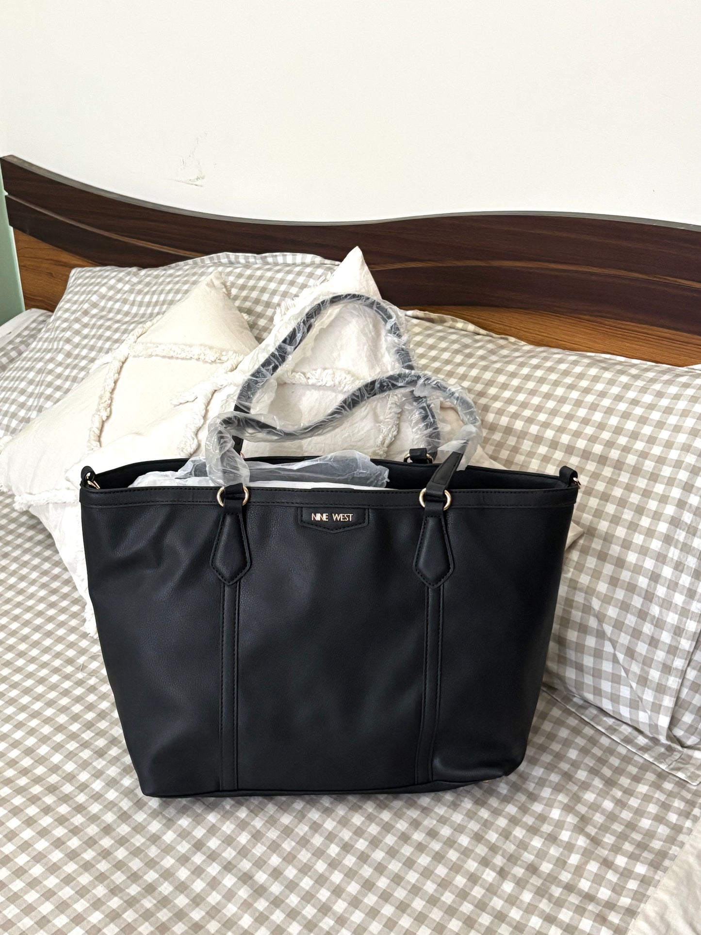 Halo Shoulder Tote
