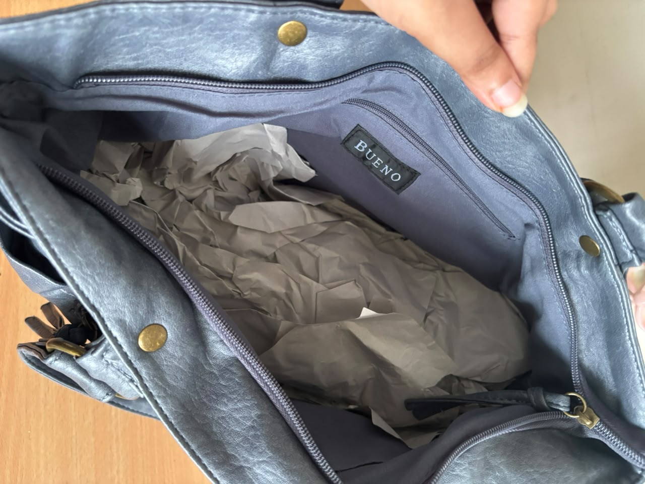 Caria Shoulder Bag