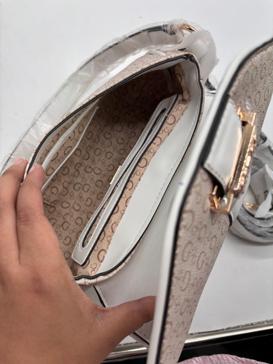 Vina Shoulder Bag