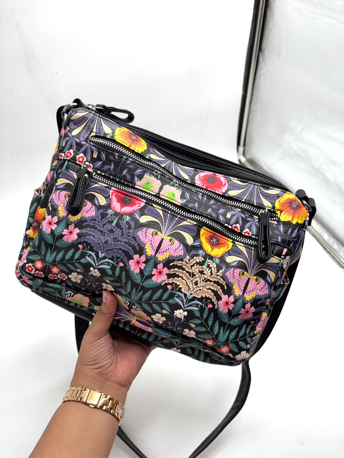 Kami Satchel