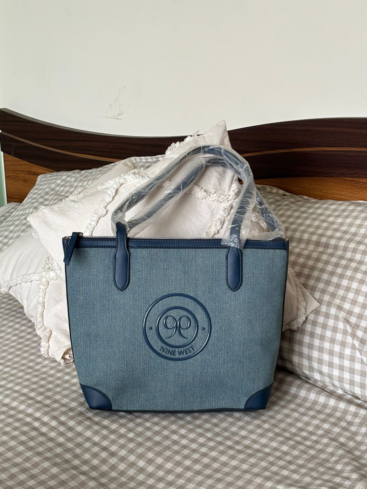 Viana Shoulder Tote