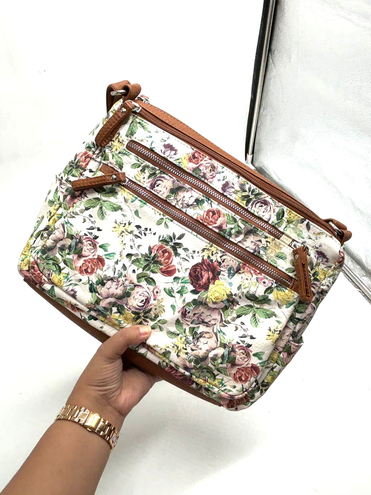 Kami Satchel