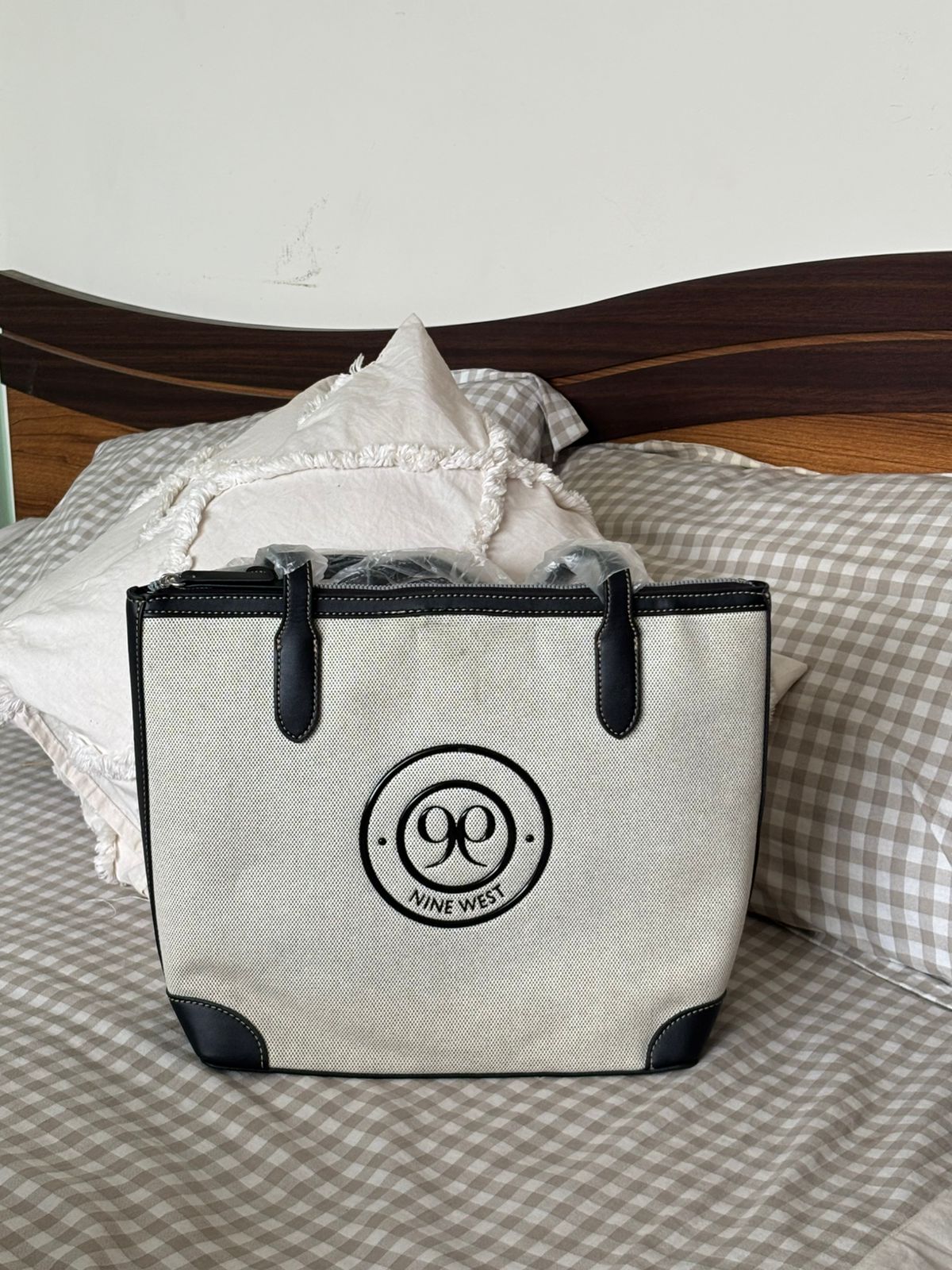 Viana Shoulder Tote