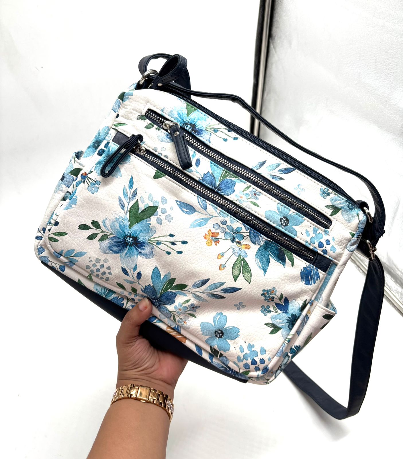 Kami Satchel
