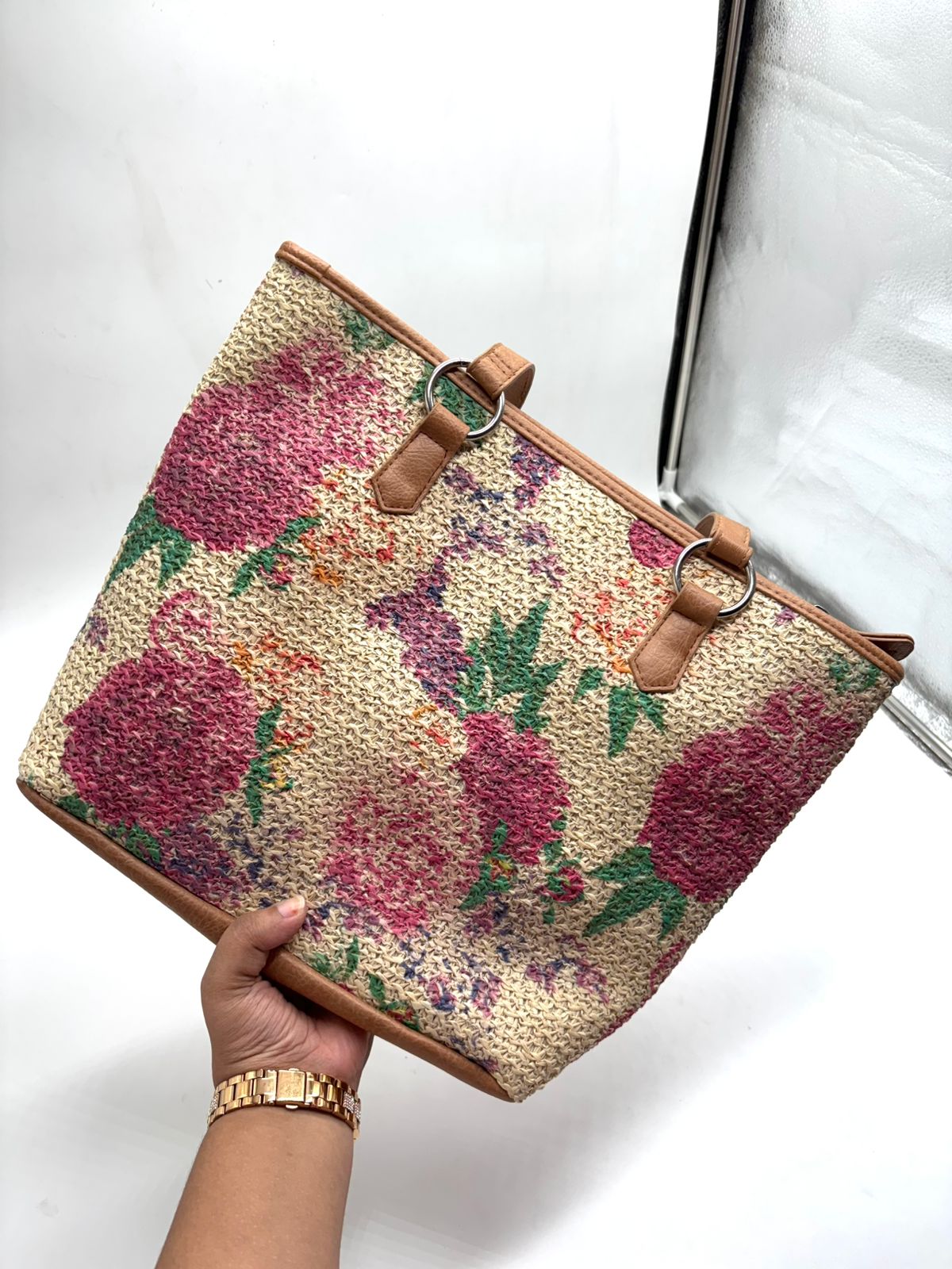 Gilly Tote Bag