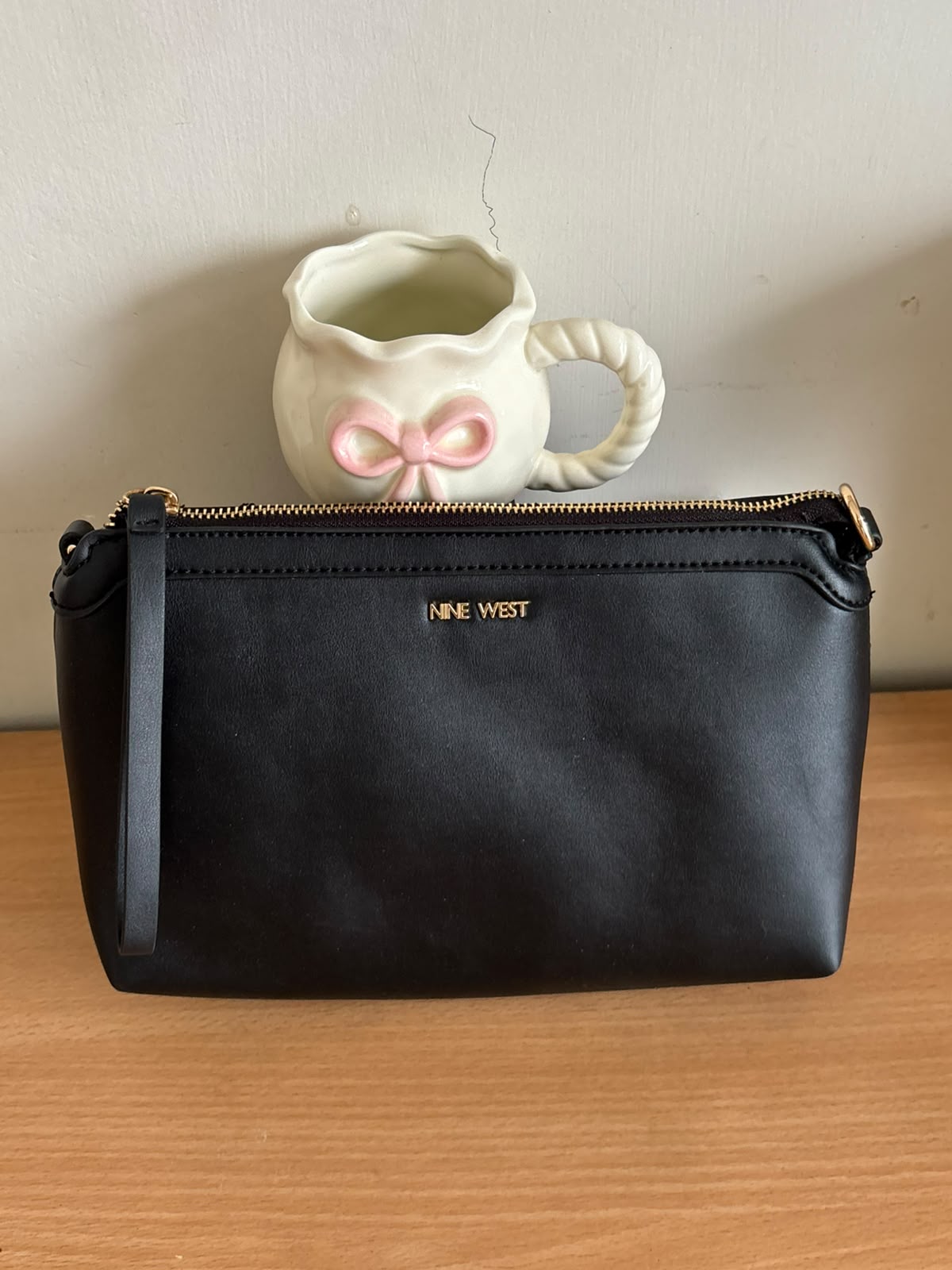 Biola Pouch bag