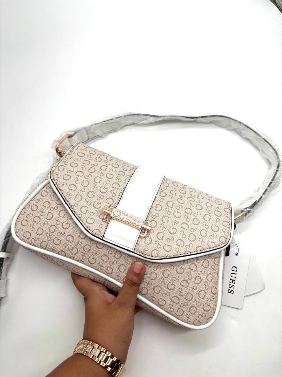 Vina Shoulder Bag