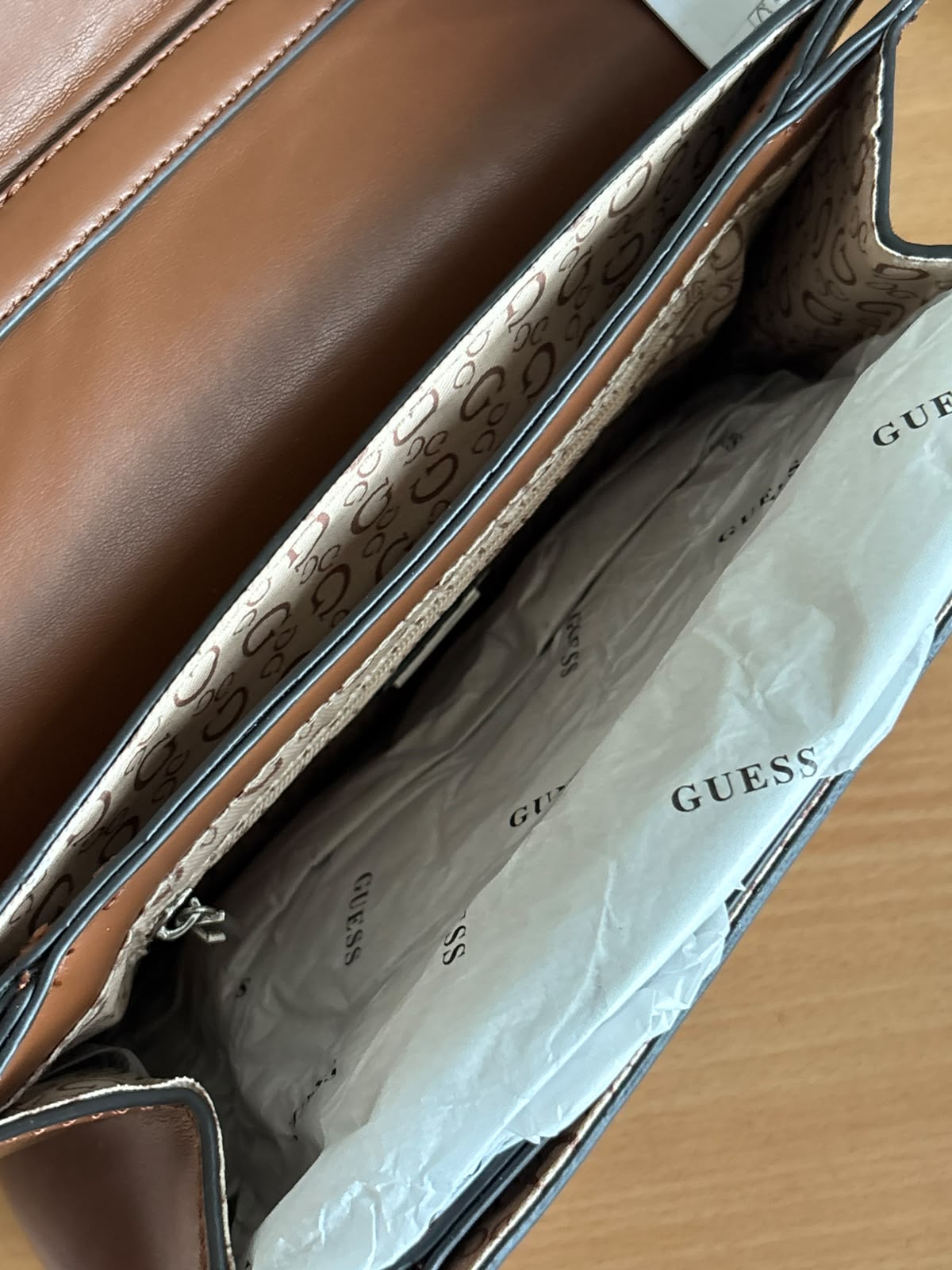 Tiora Shoulder Bag